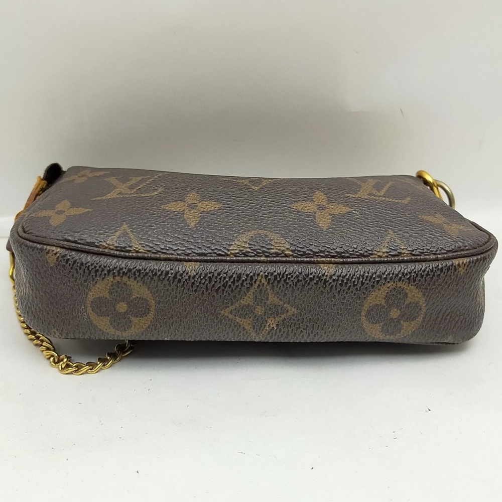 XSOLDX Louis Vuitton Pochette Accessoires Monogram Shoulder Bag Authentic - Picture 4 of 15